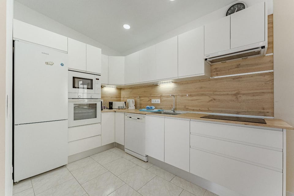 Kitchen or kitchenette, oven, toaster