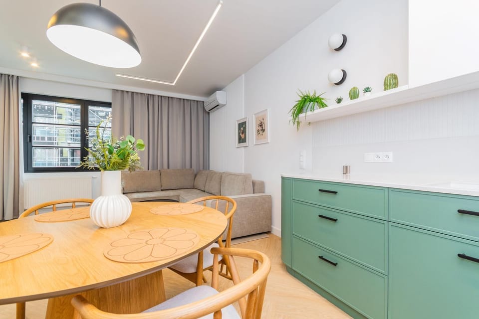 Kitchen or kitchenette, Living room, Seating area, Dining area