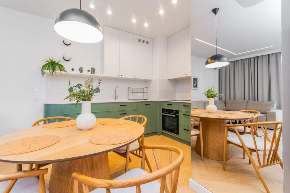 Kitchen or kitchenette, Living room, Seating area, Dining area, stove