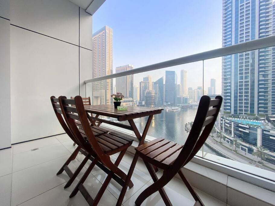 Luxury 2BR with Stunning Dubai Marina Views Near JBR Beach Apartment in Dubai
