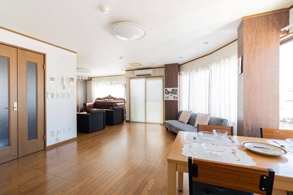 Living room, Dining area