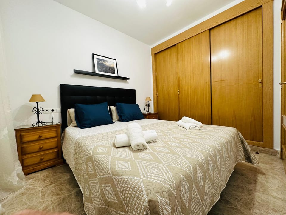 Bed, Photo of the whole room, Bedroom, wardrobe