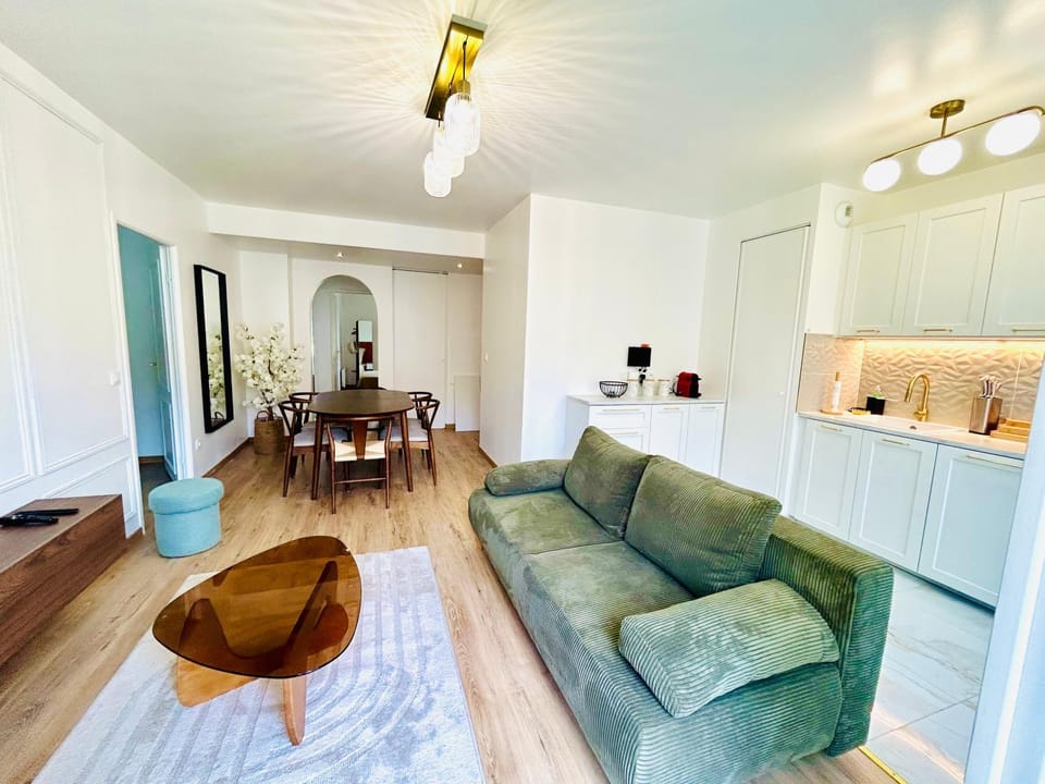 Kitchen or kitchenette, Living room, Seating area
