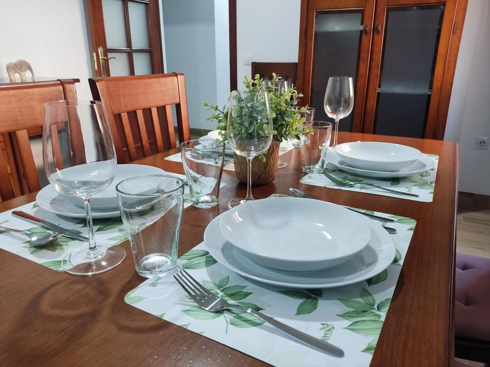 Food and drinks, Dining area, Drinks