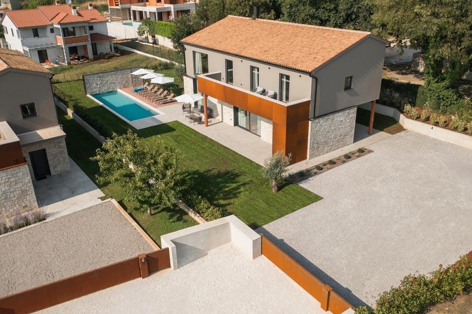 Property building, Swimming pool