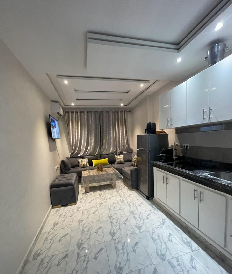 Appartement lumineux clim et balcon vue sur montagne Apartment in Morocco