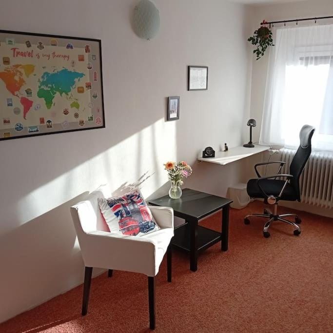 Seating area, Bedroom