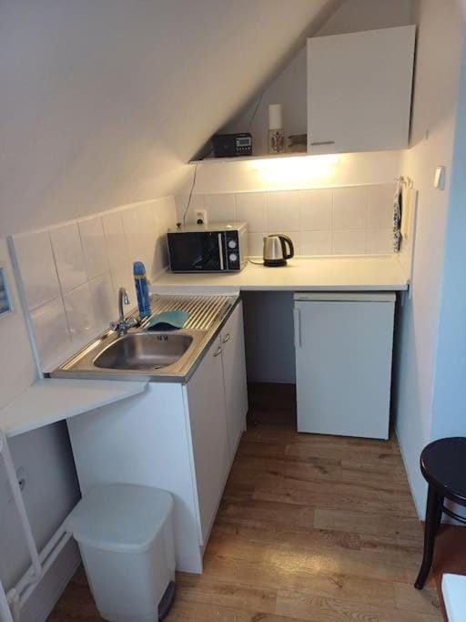 Coffee/tea facilities, Kitchen or kitchenette