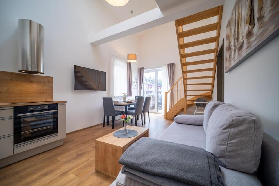 TV and multimedia, Kitchen or kitchenette, Living room, Seating area
