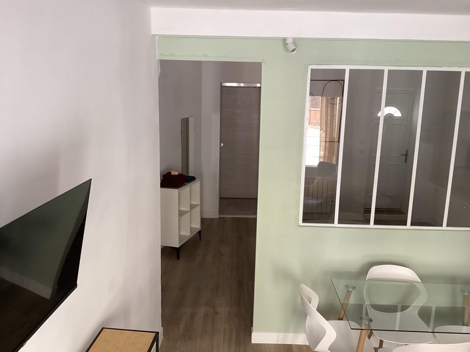 TV and multimedia, Dining area