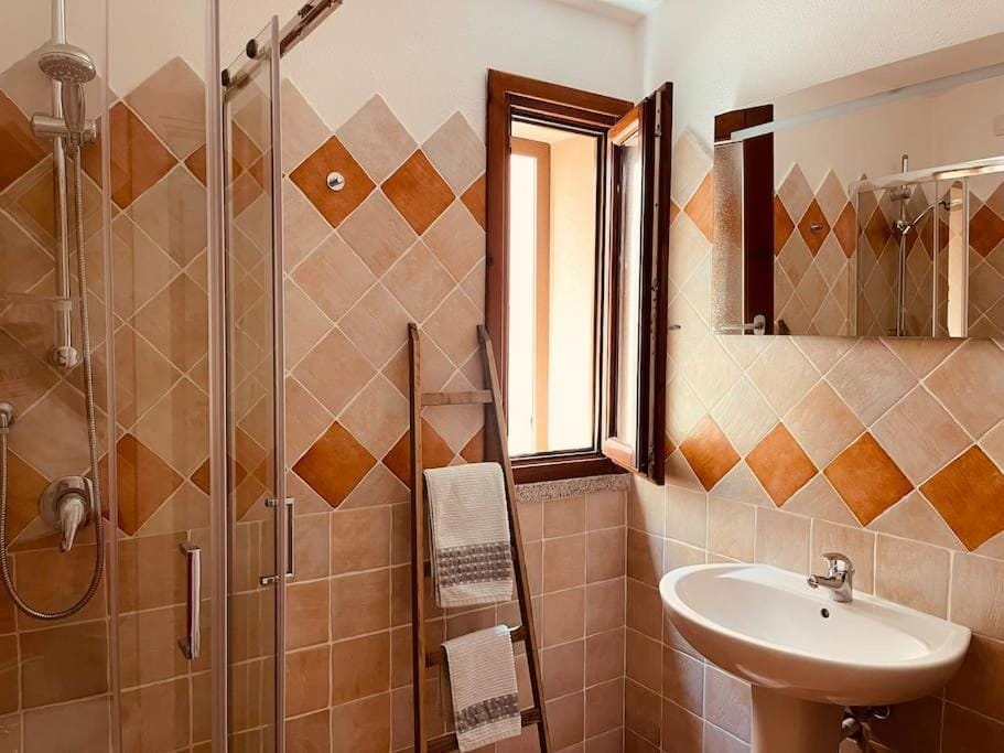 Loleni House sub 25 Welcome House in Sardinia