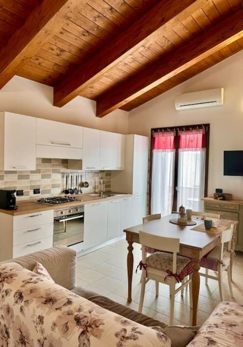 TV and multimedia, Living room, Dining area, Evening entertainment, stove
