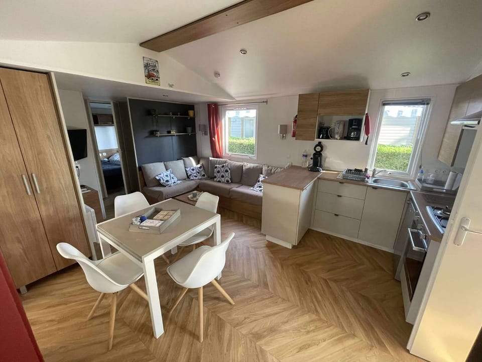 Kitchen or kitchenette, Living room, Dining area, stove, stove, kitchen, kitchen