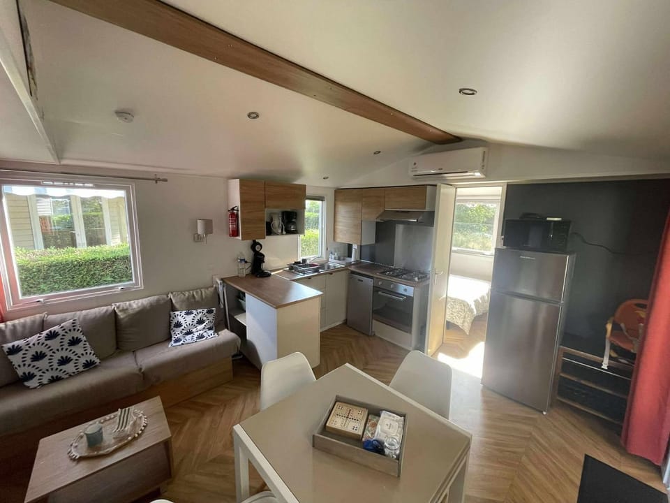 Kitchen or kitchenette, stove, stove, kitchen, kitchen