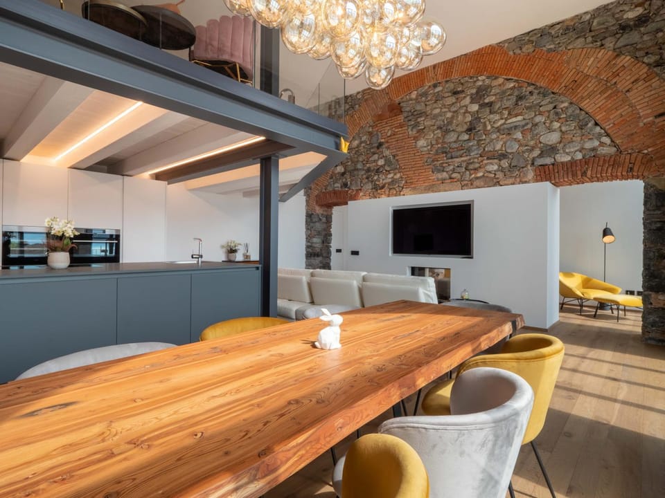 TV and multimedia, Kitchen or kitchenette, Seating area, Dining area