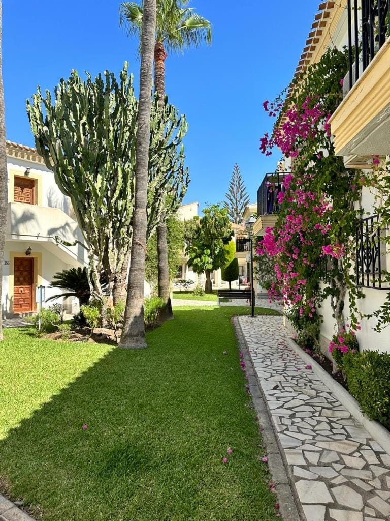 Property building, Garden