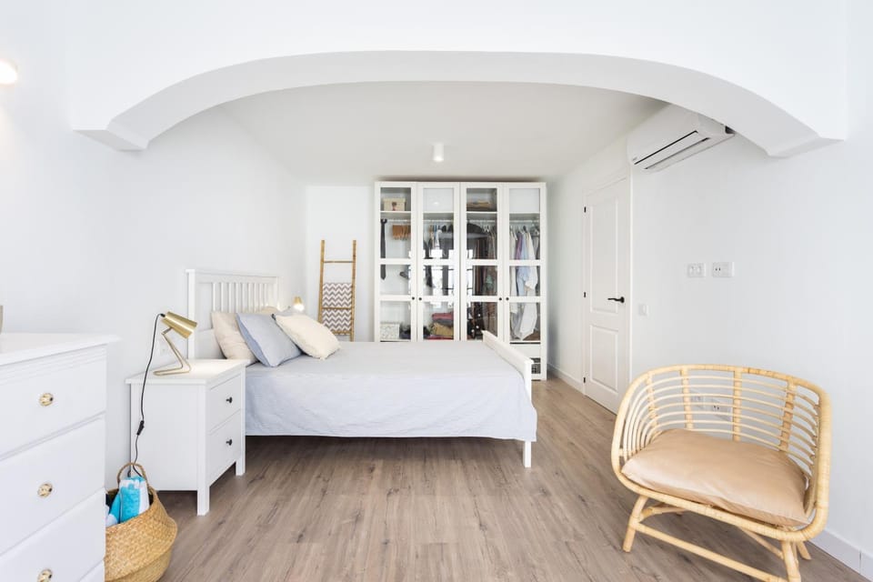 Bed, Photo of the whole room