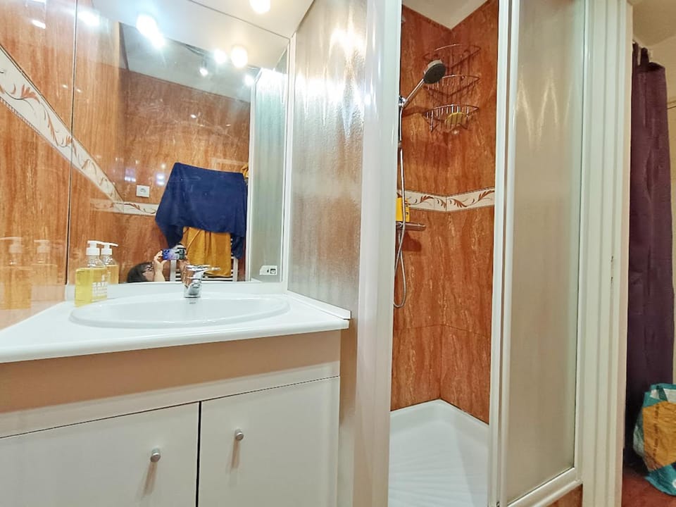 Shower, Bathroom