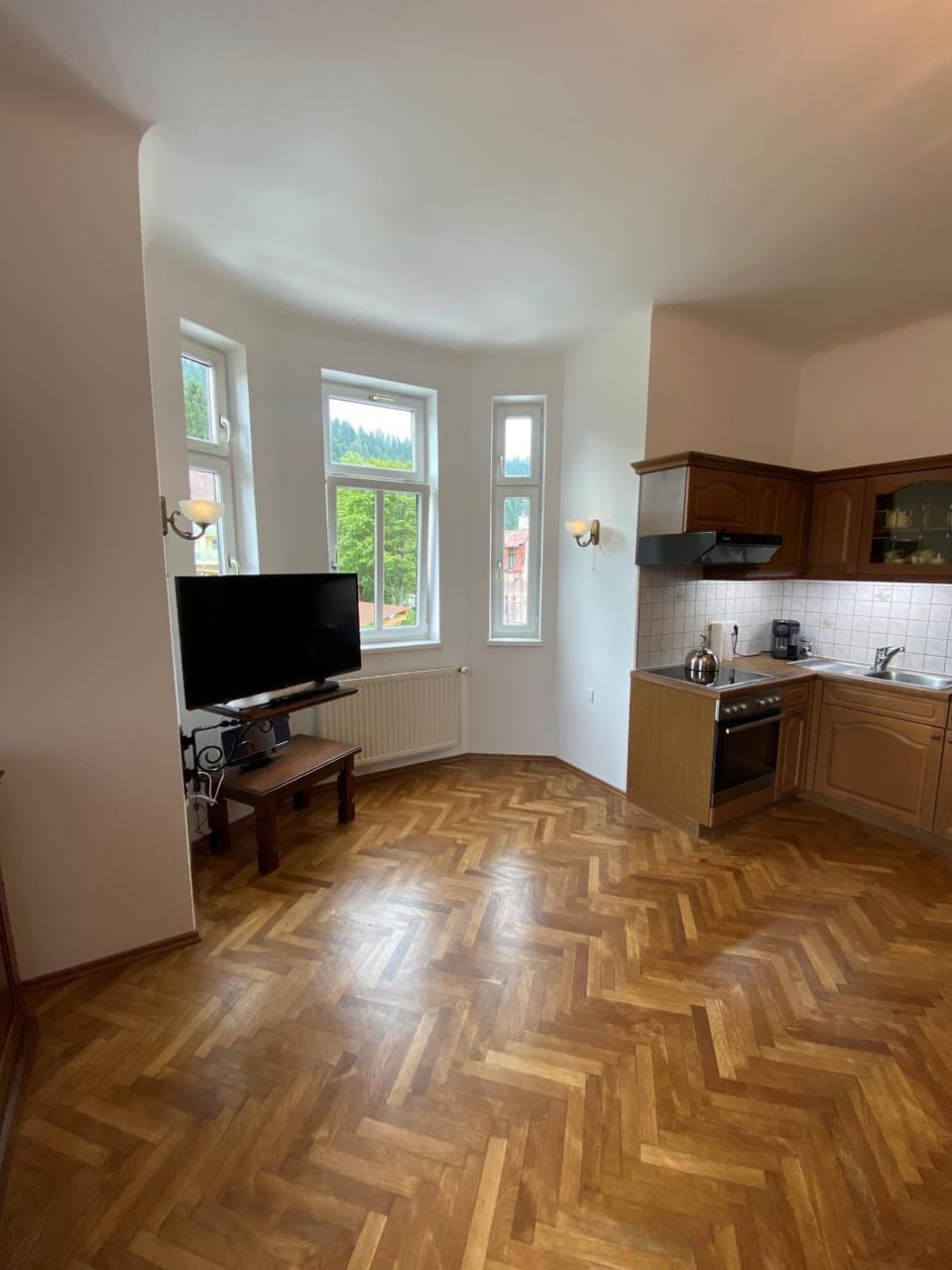 Kitchen or kitchenette, Living room, Dining area, oven, stove