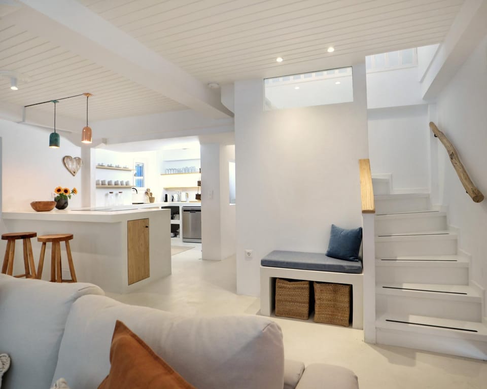 Kitchen or kitchenette, Living room, Seating area