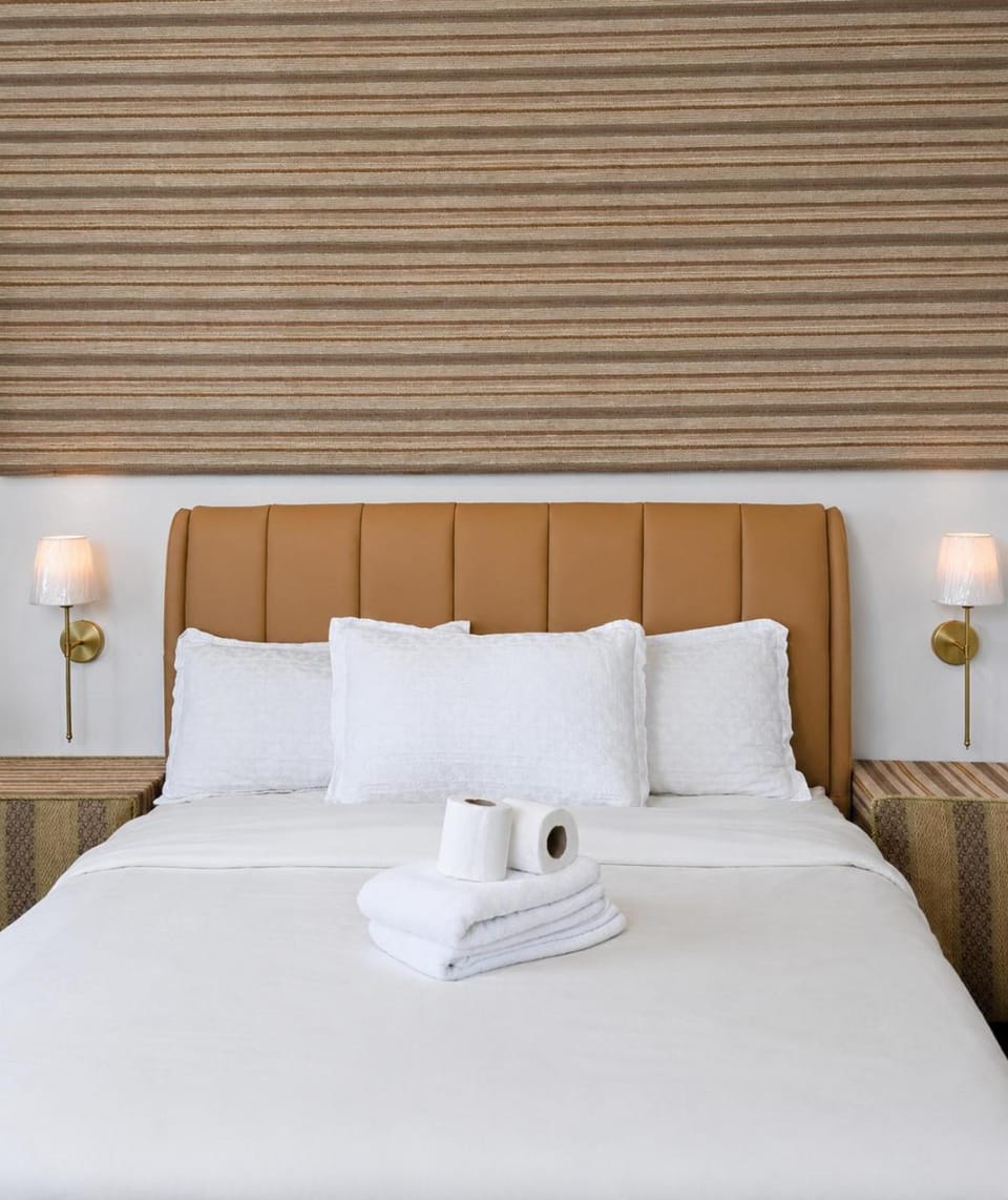 8 Adriatico Manila Condotel Sea View Corner Unit Near St Lukes Clinic Bed and Breakfast in Manila City