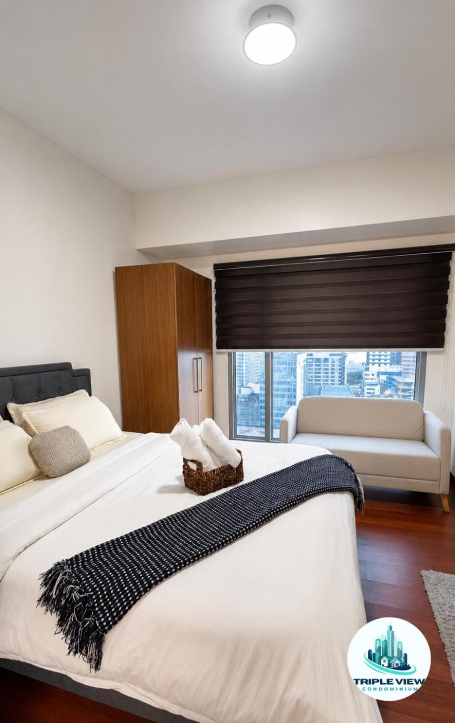 8 Adriatico Manila Condotel Sea View Corner Unit Near St Lukes Clinic Bed and Breakfast in Manila City