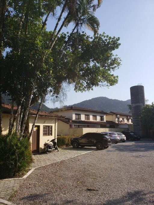 Casa da FOFA House in São Sebastião