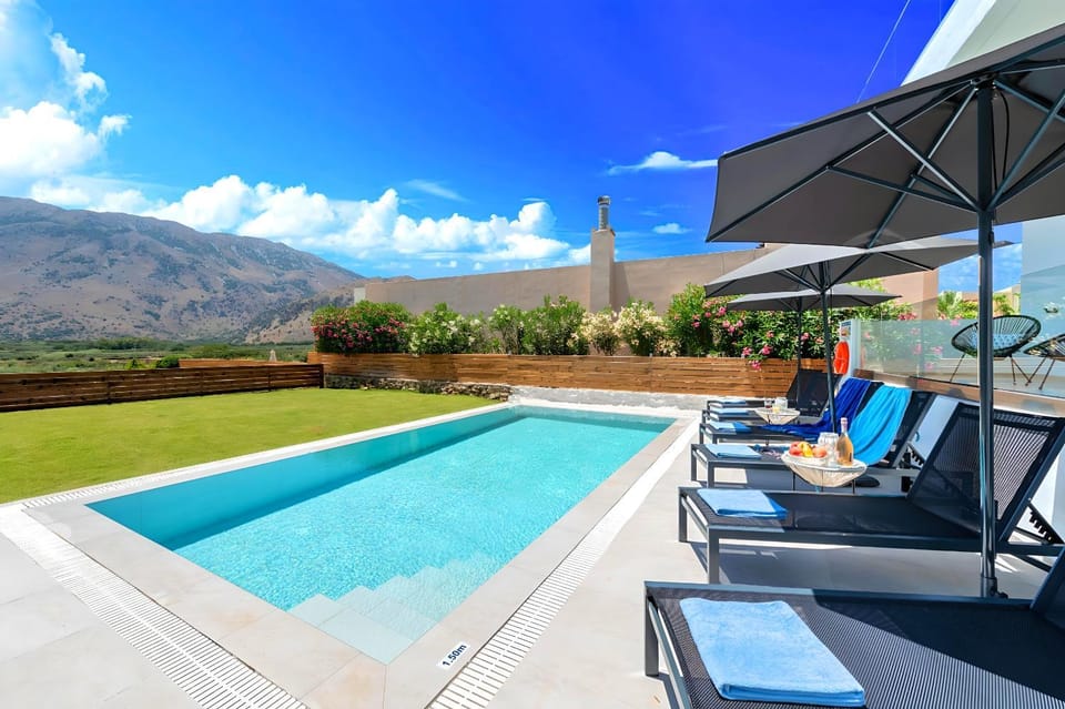 Patio, Spring, Day, Natural landscape, Mountain view, Pool view, Swimming pool, sunbed