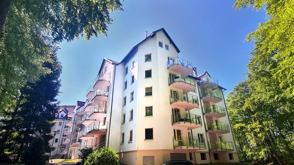 Property building, Spring