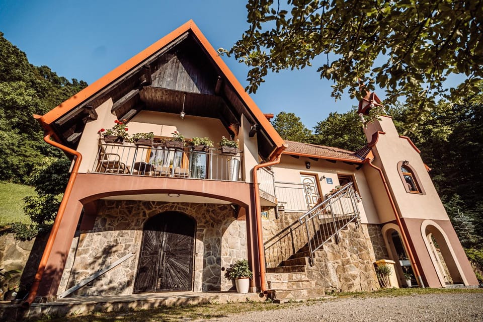 Property building, Day