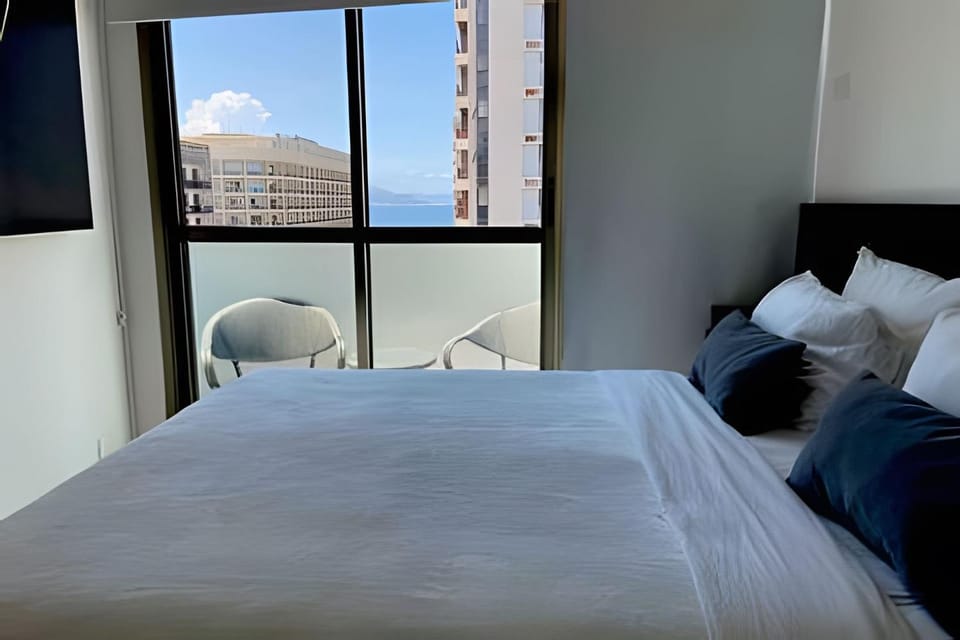 Cobertura Arpoador com piscina, garagem, serviços e segurança 24 horas Apartment in Rio de Janeiro