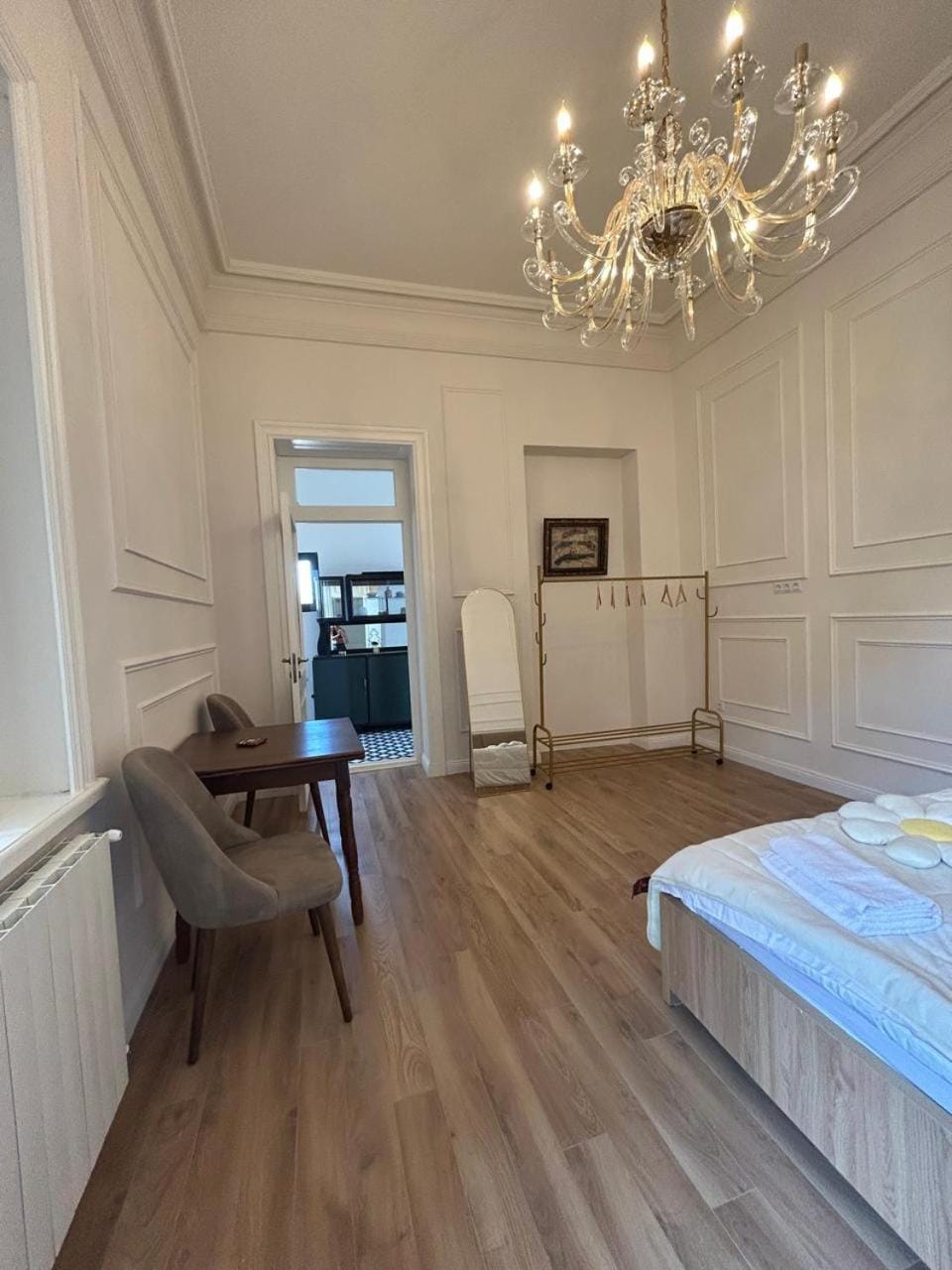 Bed, Photo of the whole room, Dining area, Bedroom