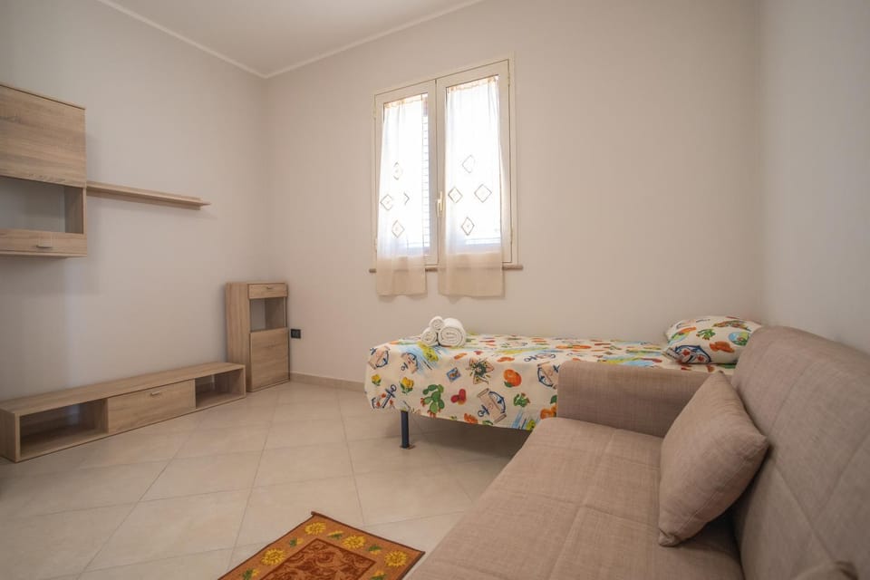 Living room, Photo of the whole room, Bedroom