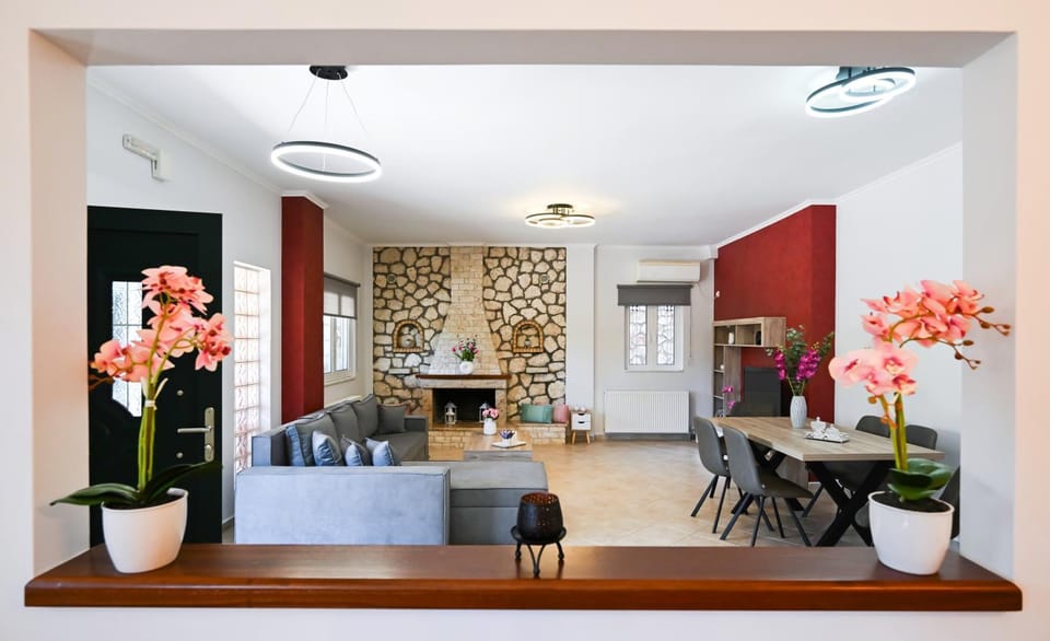 Living room, Seating area, Dining area