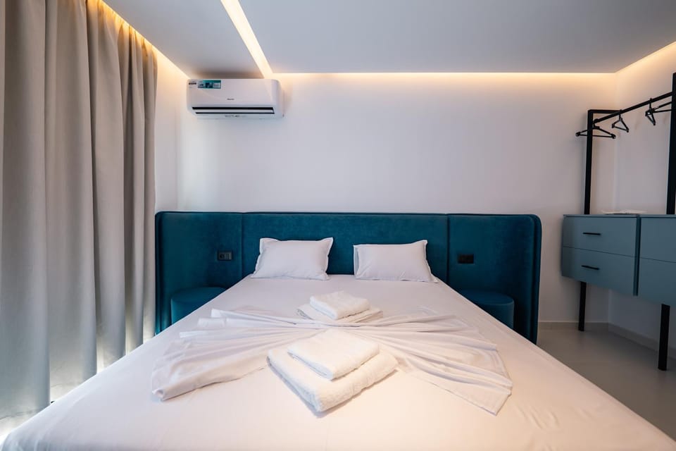Bed, Bedroom, air conditioner