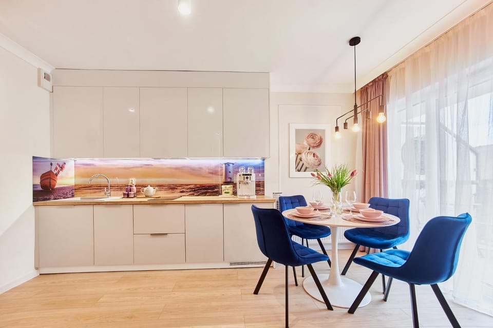 Kitchen or kitchenette, Dining area, pet friendly, stove