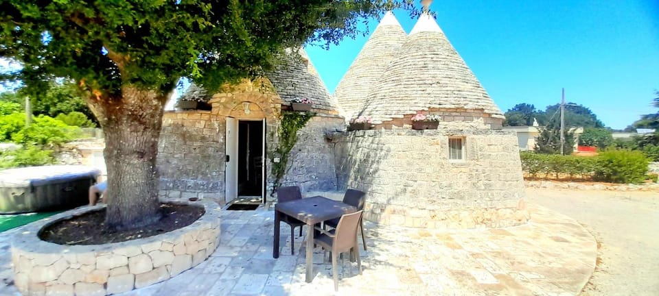 Trullo Roverella Apartment in Province of Taranto