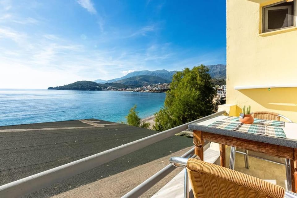 Potam'Sea Bliss 2 - Beach Front, Parking & Sun Beds Apartment in Vlorë County, Albania
