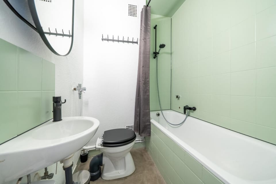 Bathroom, Bath