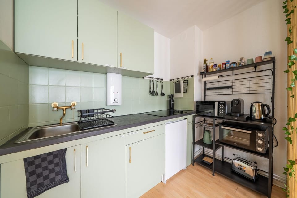 Kitchen or kitchenette, kitchen