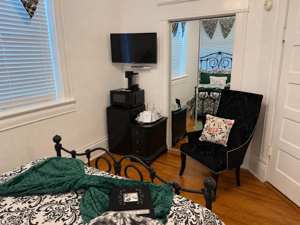 Sandstone Street Bed and Breakfast Bed and Breakfast in Llano