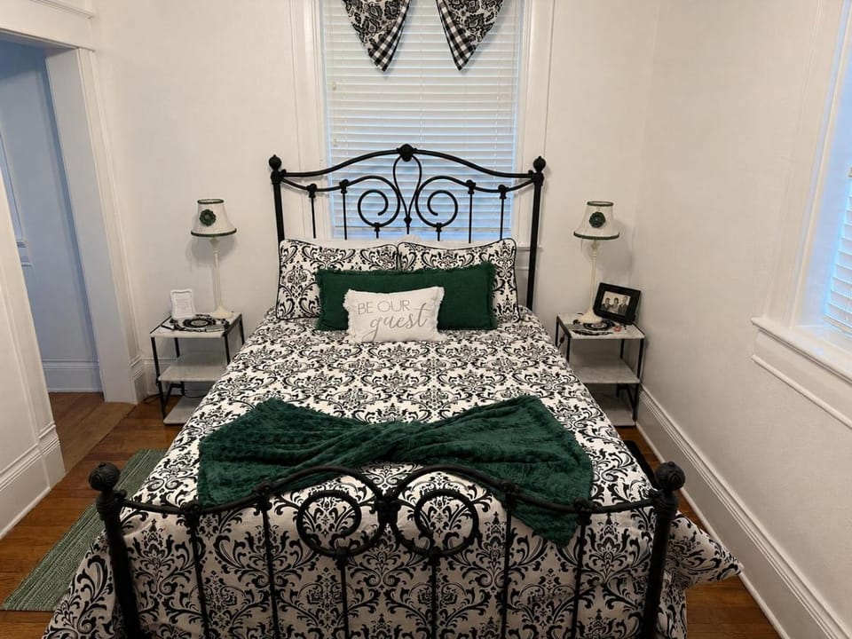 Sandstone Street Bed and Breakfast Bed and Breakfast in Llano