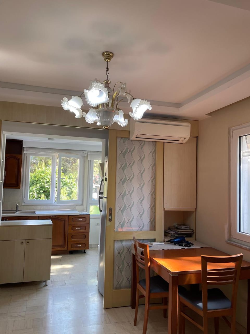 Living room, Seating area, Dining area, air conditioner