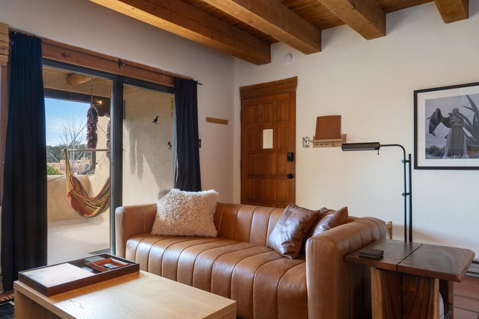 Three Studios at Canyon Base - 15min to Ski House in New Mexico