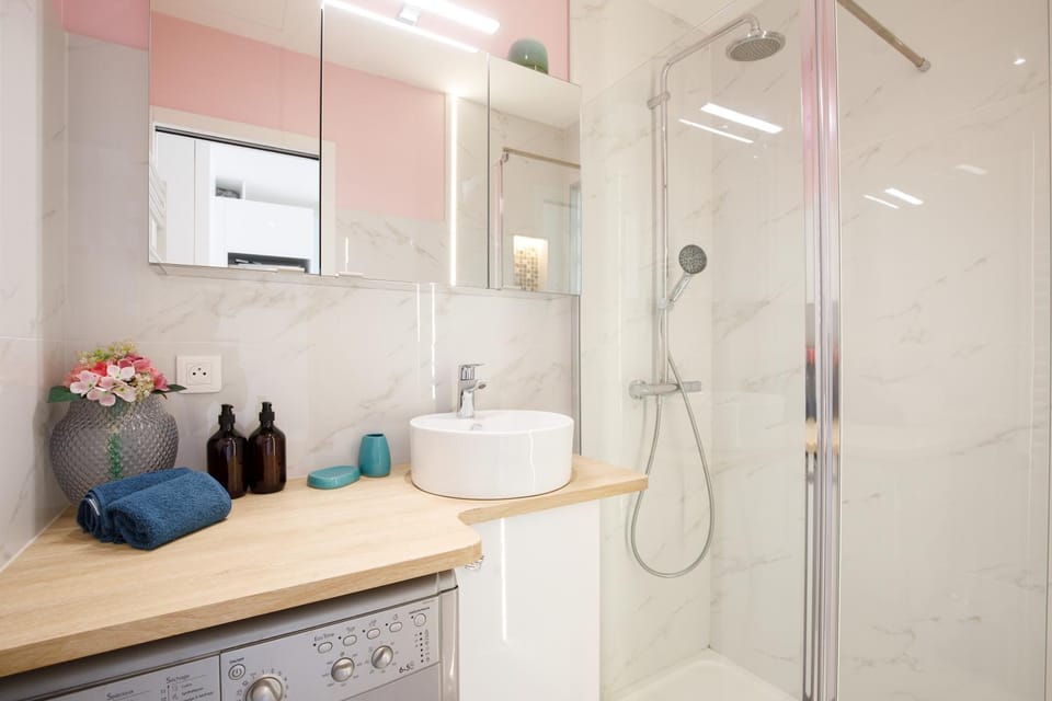 Cannes-vue mer Esterel-balcon-Plage Apartment in Cannes
