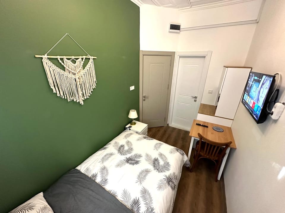Bed, TV and multimedia
