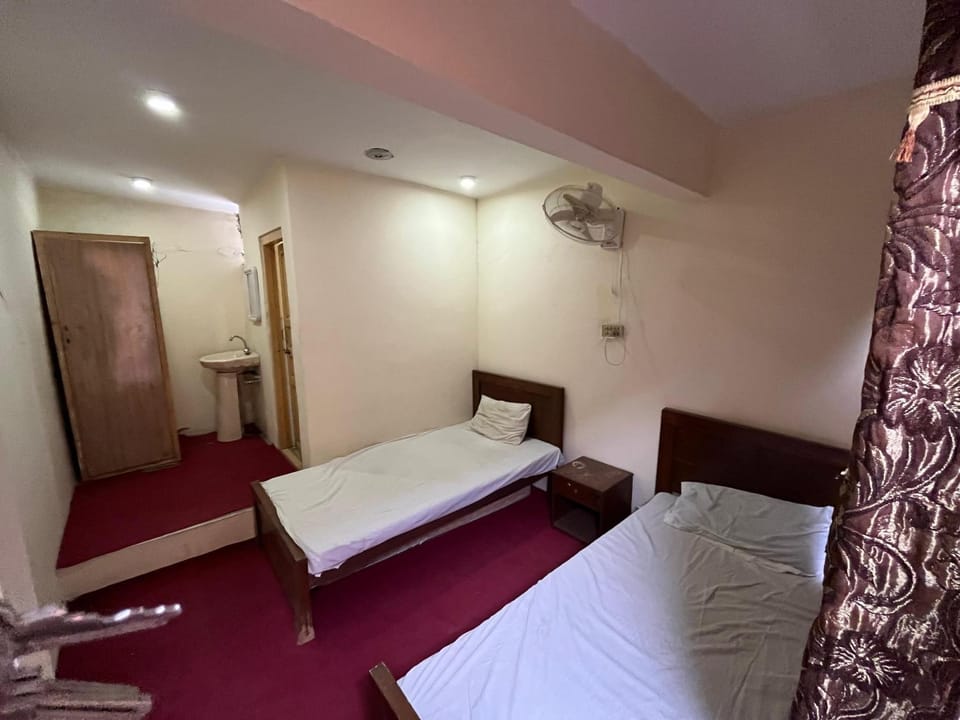 HOTEL HIGHLANDER INN SKARDu Hotel in Pakistan