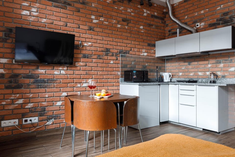 TV and multimedia, Kitchen or kitchenette, Dining area, minibar, oven, pet friendly, stove