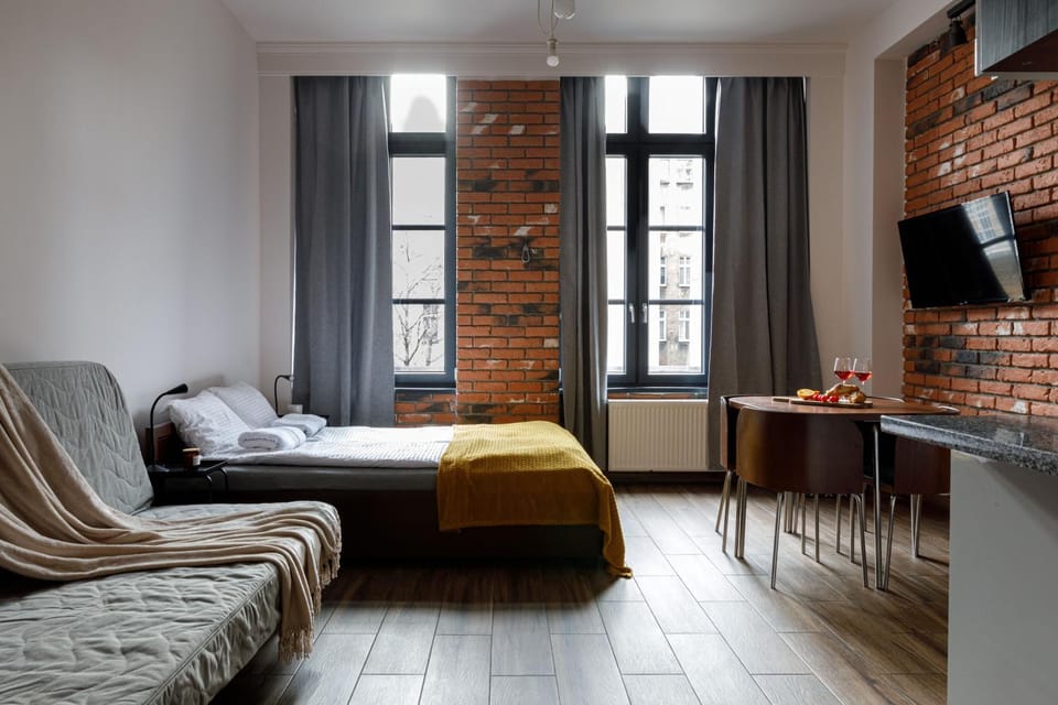 Communal lounge/ TV room, Bed, TV and multimedia, Kitchen or kitchenette, Living room, Photo of the whole room, Seating area, Dining area, Evening entertainment, Bedroom