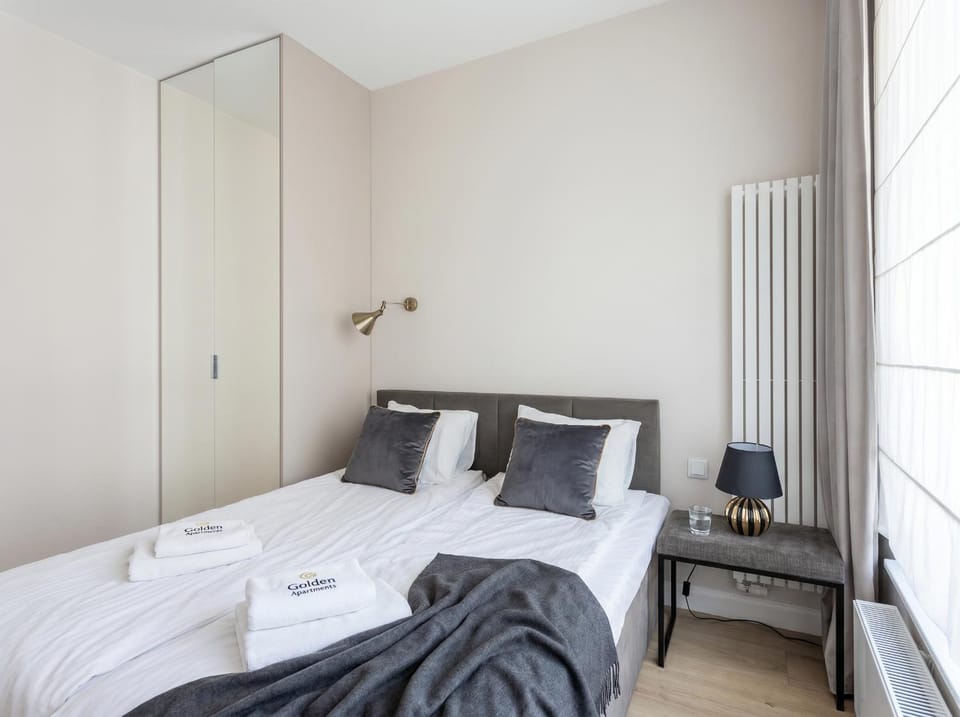 Bed, Photo of the whole room, Bedroom, internet, towels, wardrobe